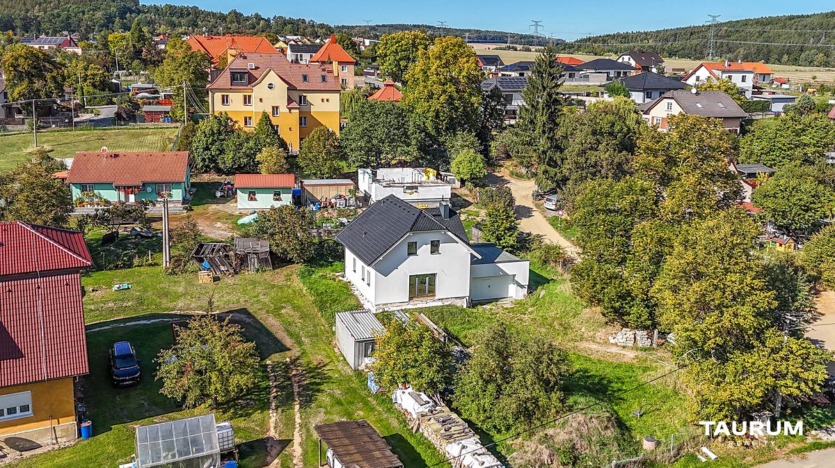Prodej rodinného domu 164 m², pozemek 981 m² – fotografie 2