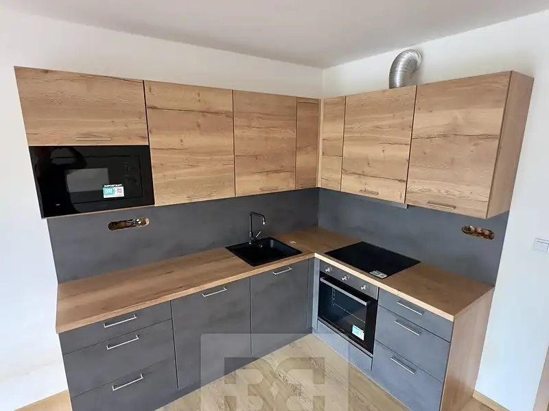 Pronájem bytu 1+kk 35 m², Slaný – náhled fotky 3