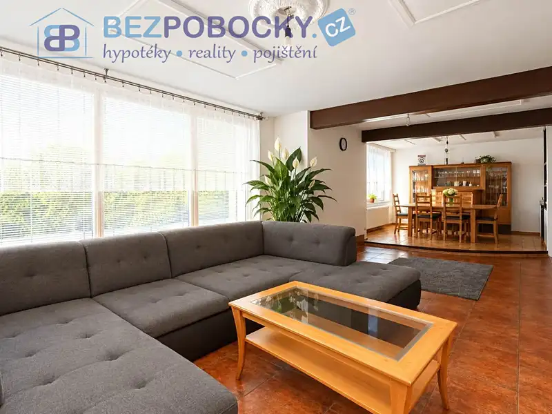 Prodej rodinného domu 243 m², pozemek 2575 m², Mladá Boleslav – náhled fotky 2