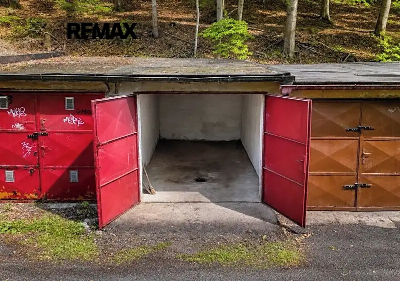 Pronájem garáže 18 m², Karlovy Vary – náhled fotky 1