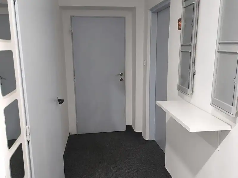 Pronájem kanceláře 21 m², Nové Strašecí – náhled fotky 3