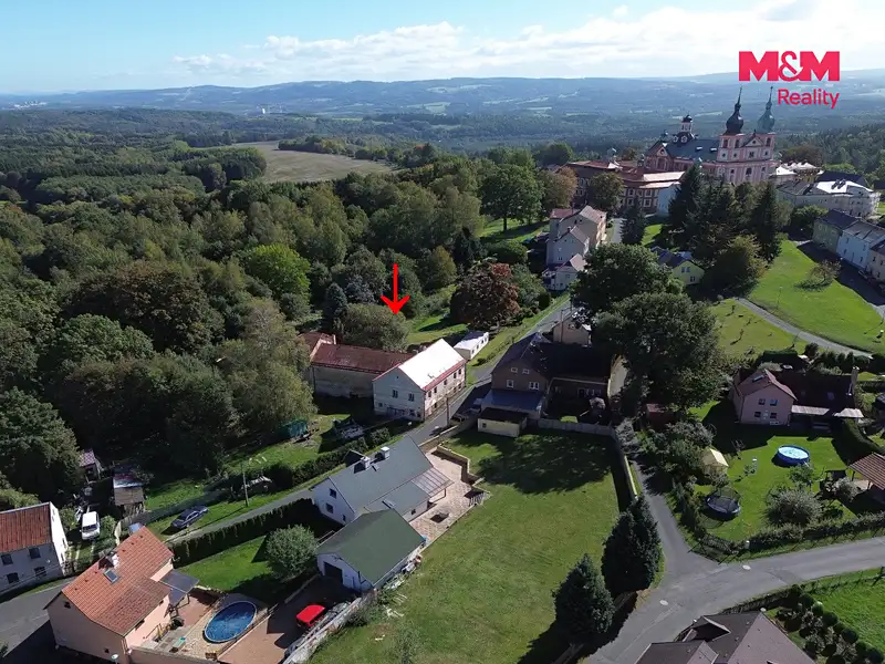 Prodej rodinného domu 420 m², pozemek 1339 m², Chlum Svaté Maří – náhled fotky 3