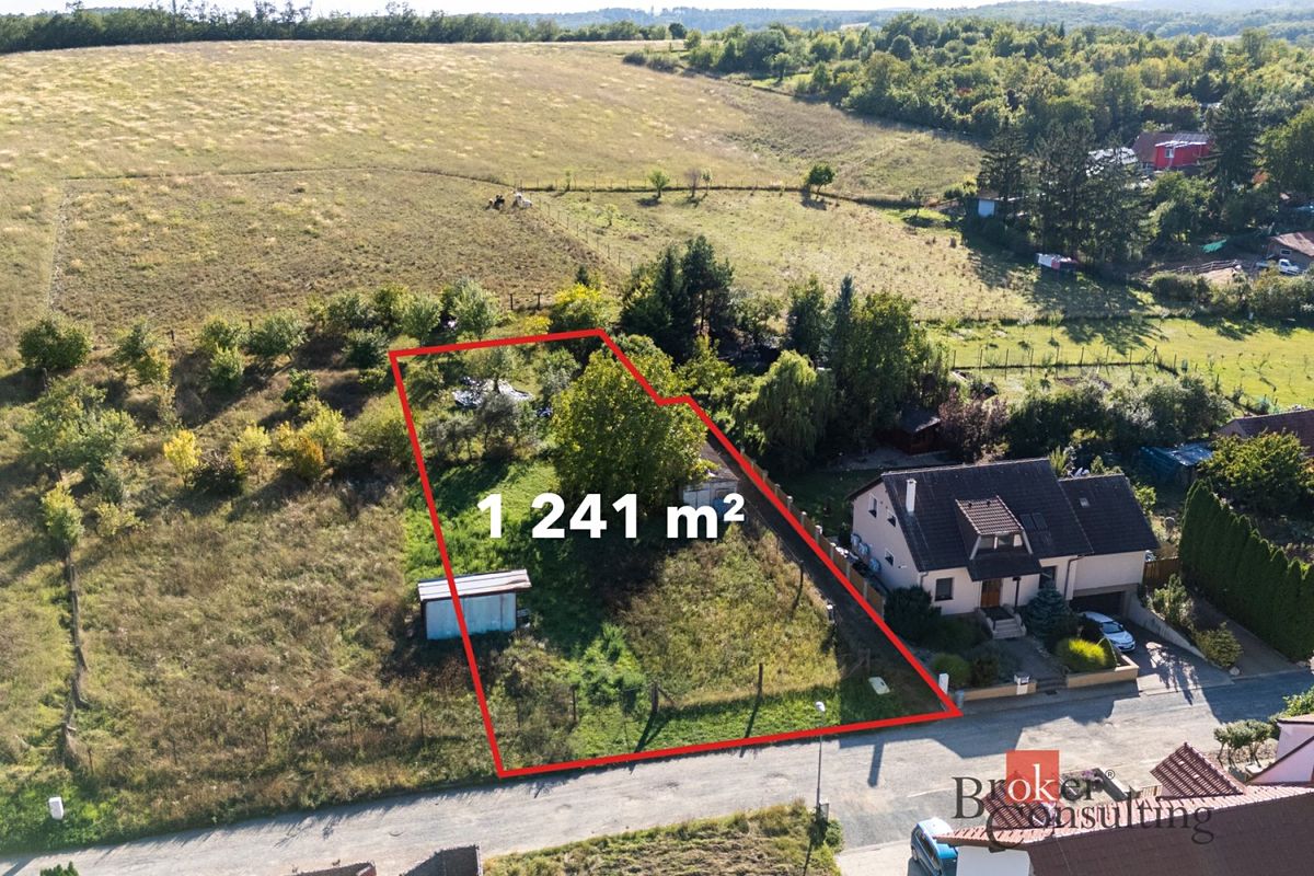 Prodej stavebního pozemku 1241 m² – fotografie 2