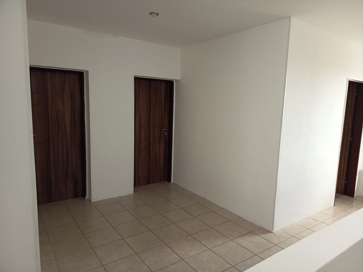 Prodej rodinného domu 180 m², pozemek 527 m² – fotografie 3
