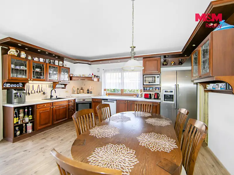 Prodej rodinného domu 230 m², pozemek 1420 m², Praha – náhled fotky 3