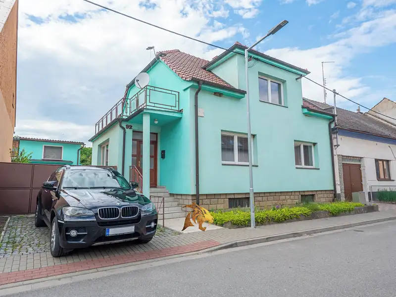 Prodej rodinného domu 280 m², pozemek 662 m², Sušice – náhled fotky 1