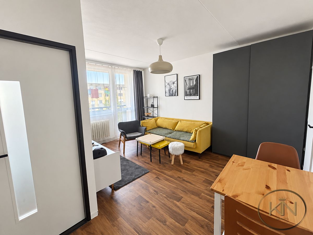 Pronájem bytu 2+1 43 m² – fotografie 3