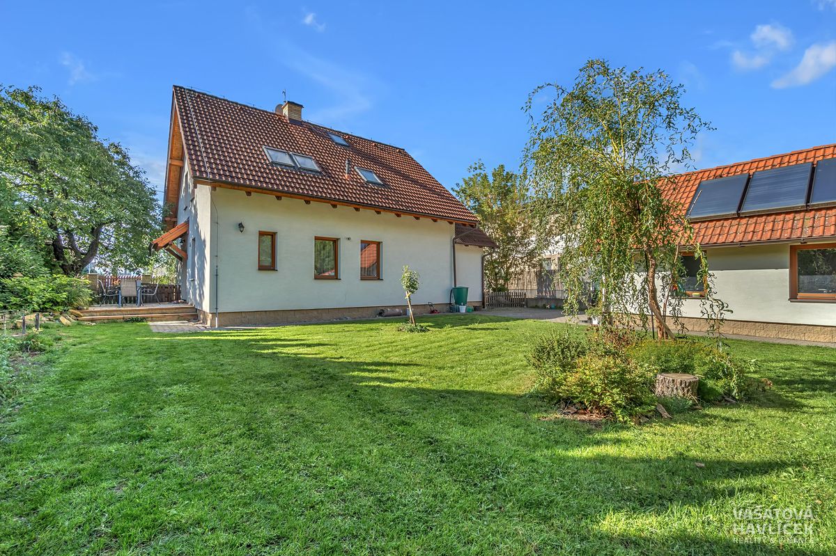 Prodej rodinného domu 146 m², pozemek 762 m² – fotografie 3