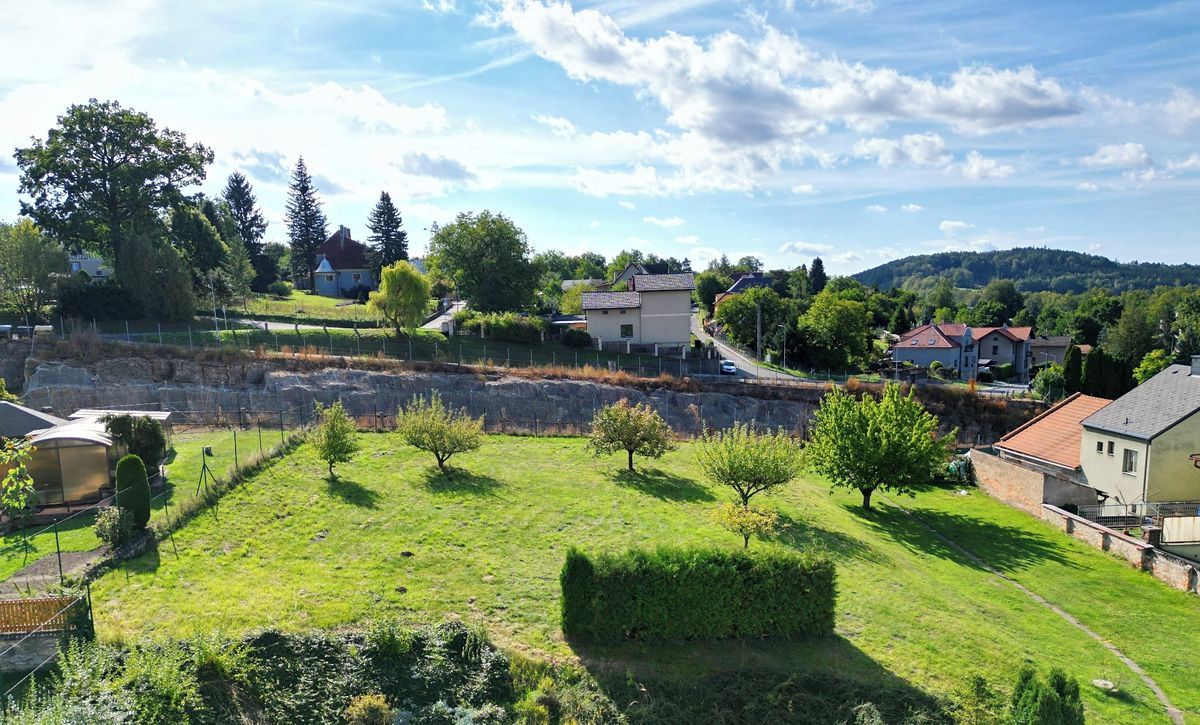 Prodej stavebního pozemku 1213 m² – fotografie 2