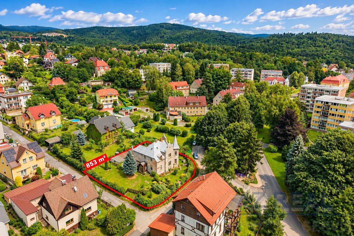 Prodej rodinného domu 237 m², pozemek 853 m²