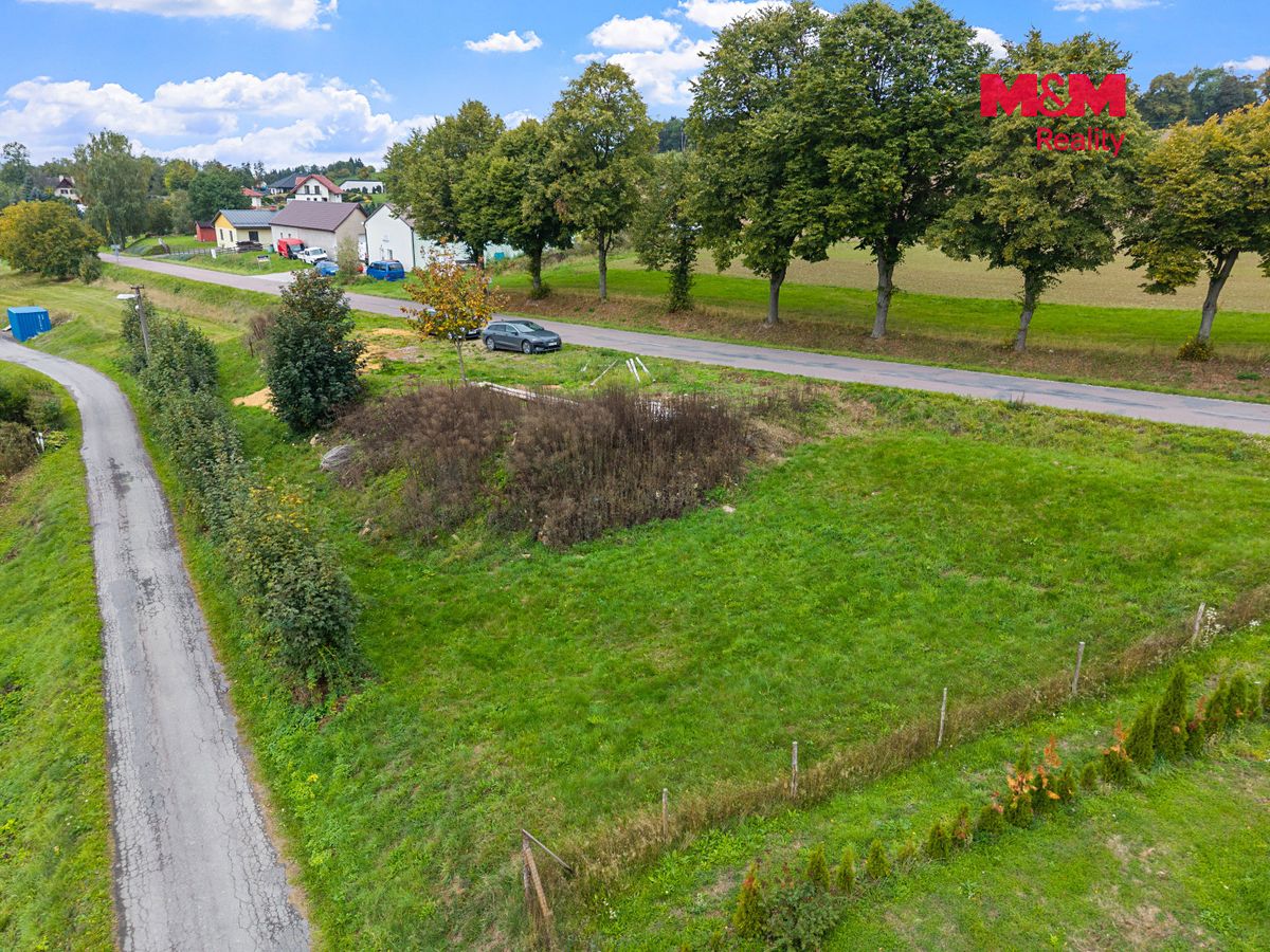 Prodej stavebního pozemku 994 m² – fotografie 3