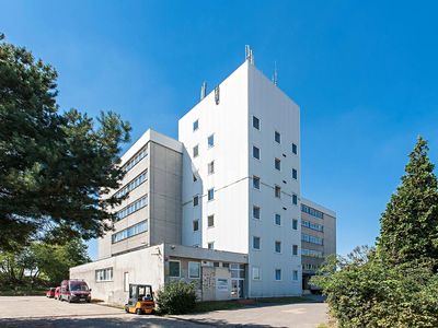 Pronájem skladového prostoru 456 m²