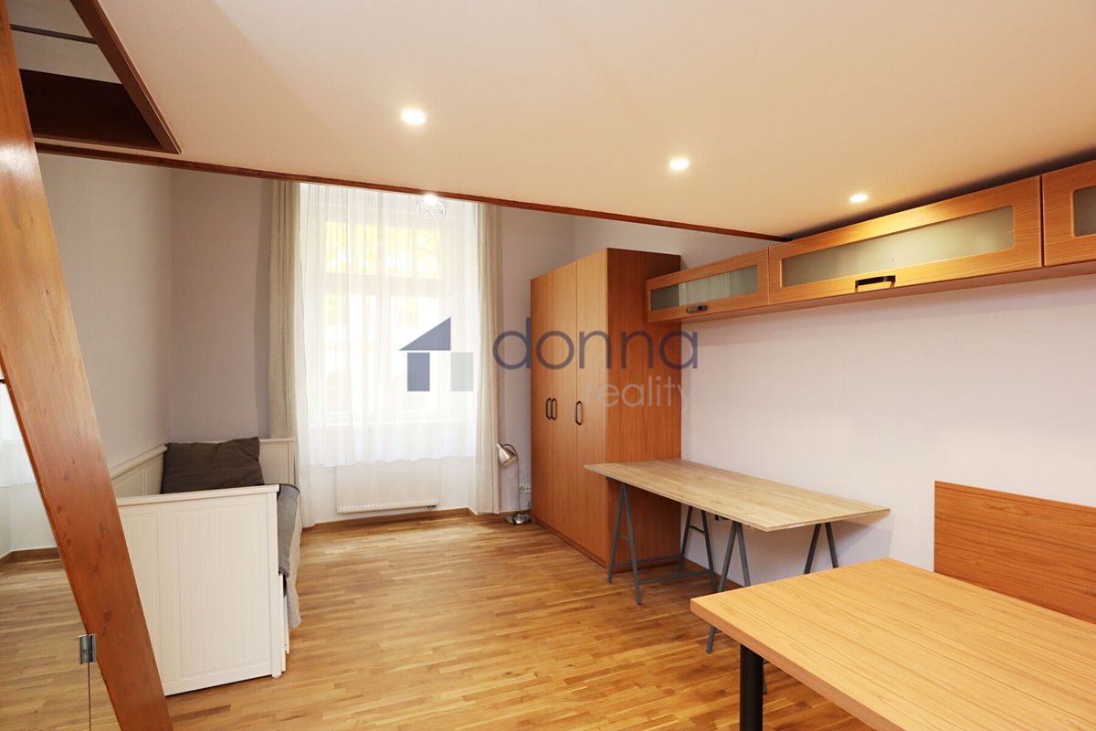 Pronájem bytu 1+kk 27 m² – fotografie 2