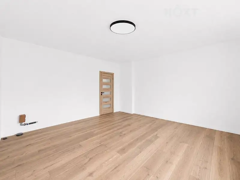 Prodej kanceláře 28 m², Praha – náhled fotky 1