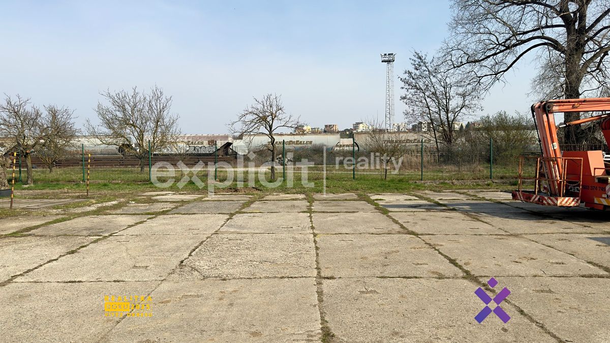 Pronájem komerčního pozemku 100 m²