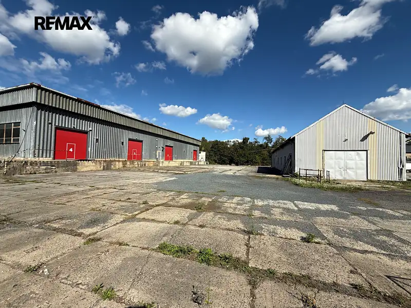 Pronájem skladového prostoru 7000 m², Veleň – náhled fotky 1