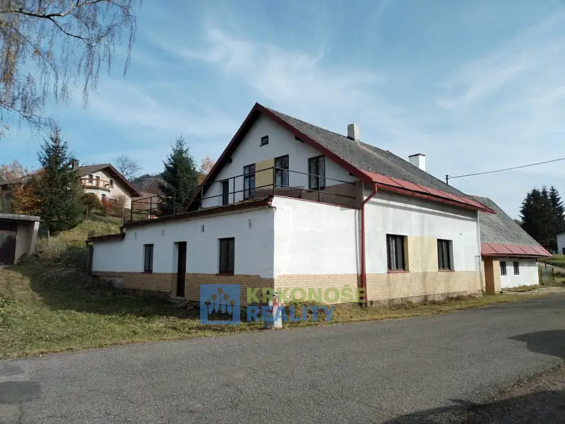 Prodej rodinného domu 305 m², pozemek 1070 m², Bernartice – náhled fotky 1