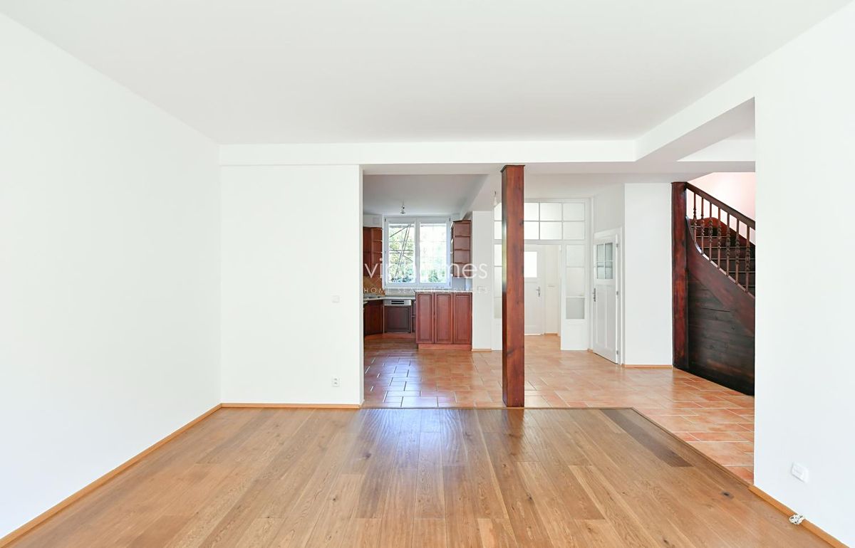 Pronájem rodinného domu 210 m², pozemek 525 m² – fotografie 4