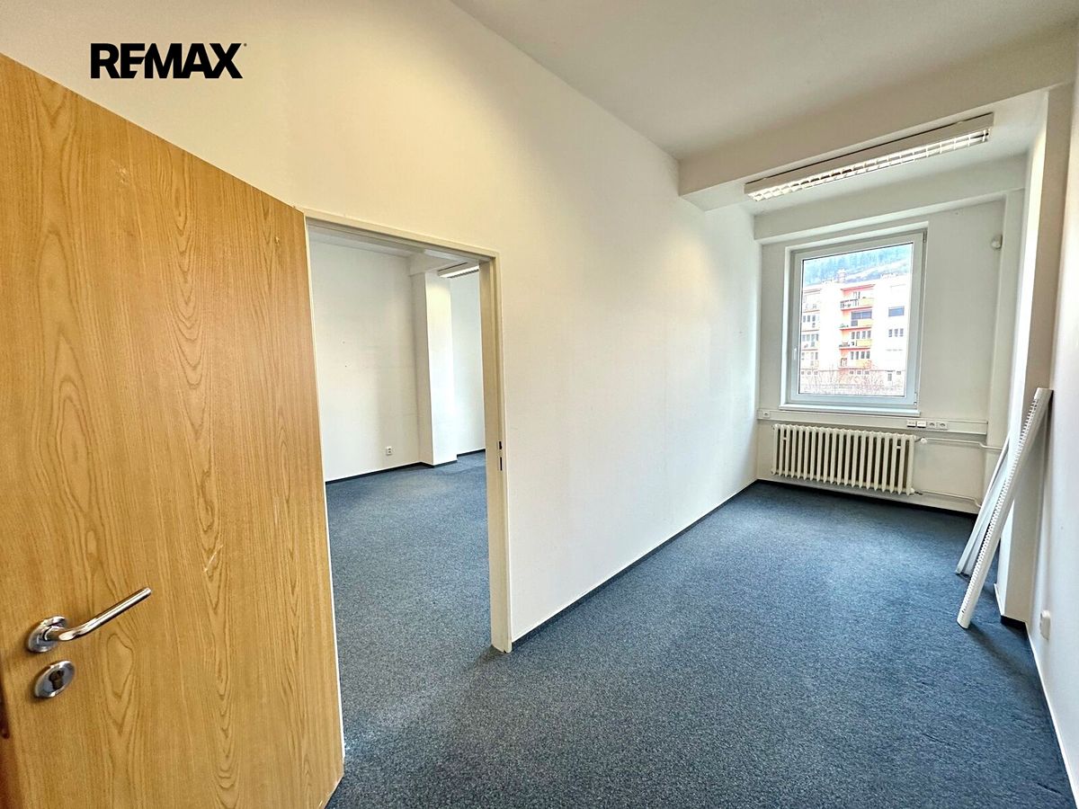 Pronájem kanceláře 44 m² – fotografie 4