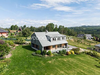 Pronájem rodinného domu 255 m², pozemek 2149 m²