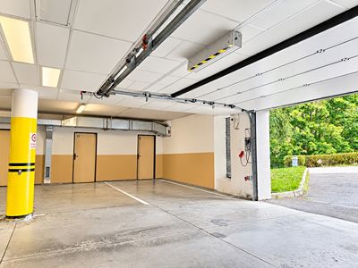 Pronájem garážového stání 20 m²