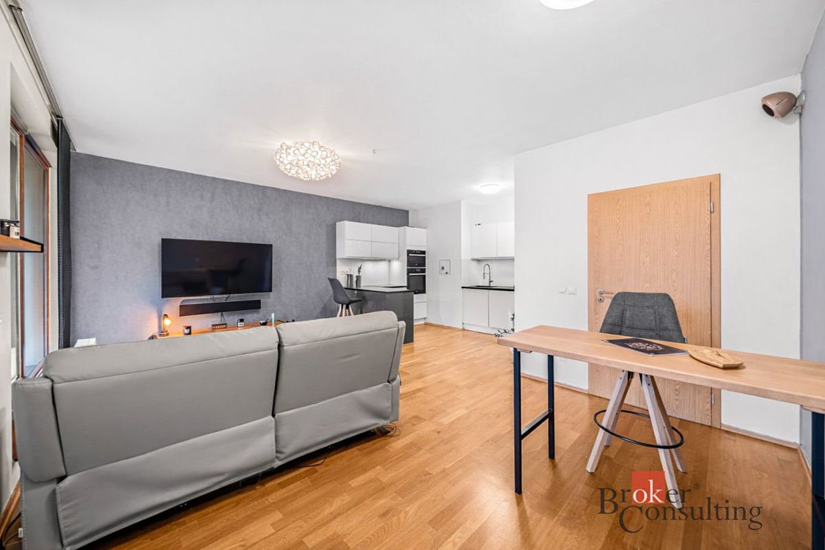 Pronájem bytu 3+kk 78 m² – fotografie 5