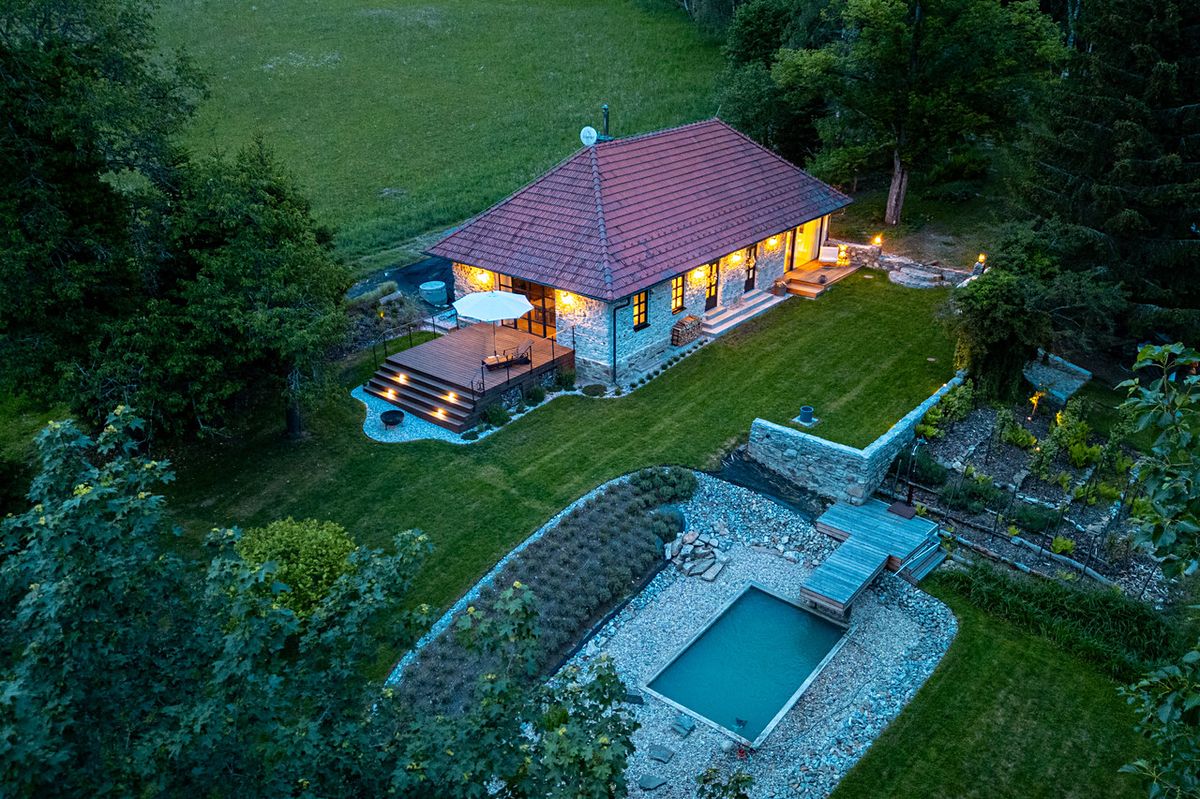 Prodej rodinného domu 160 m², pozemek 3024 m² – fotografie 2