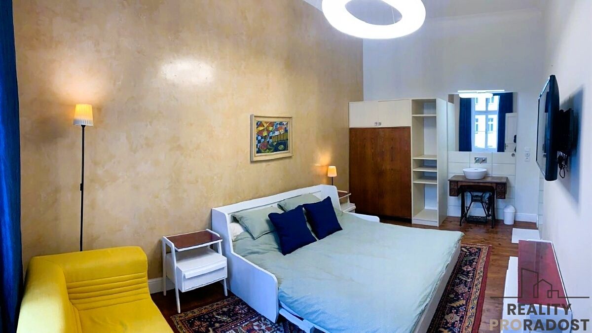 Pronájem bytu 1+1 33 m² – fotografie 2