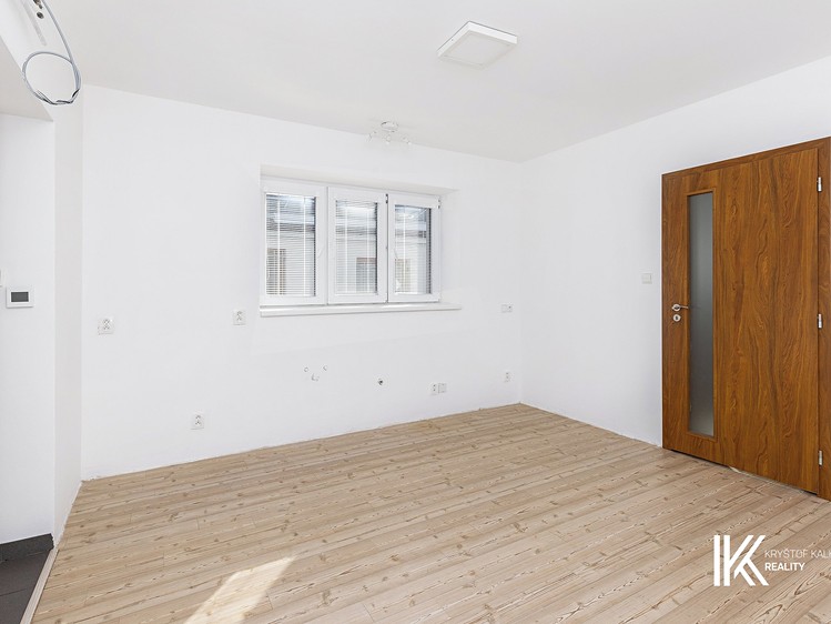Pronájem komerčního prostoru, 131 m² (31 z 40)