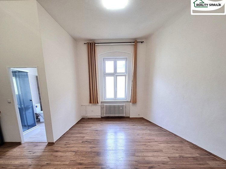 Комерційне приміщення в оренду, 28 м² (3 з 16)