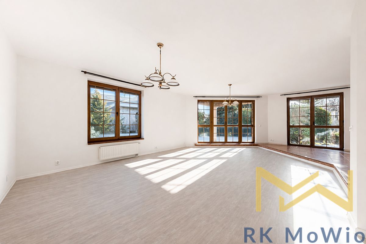 Pronájem rodinného domu 390 m², pozemek 903 m²