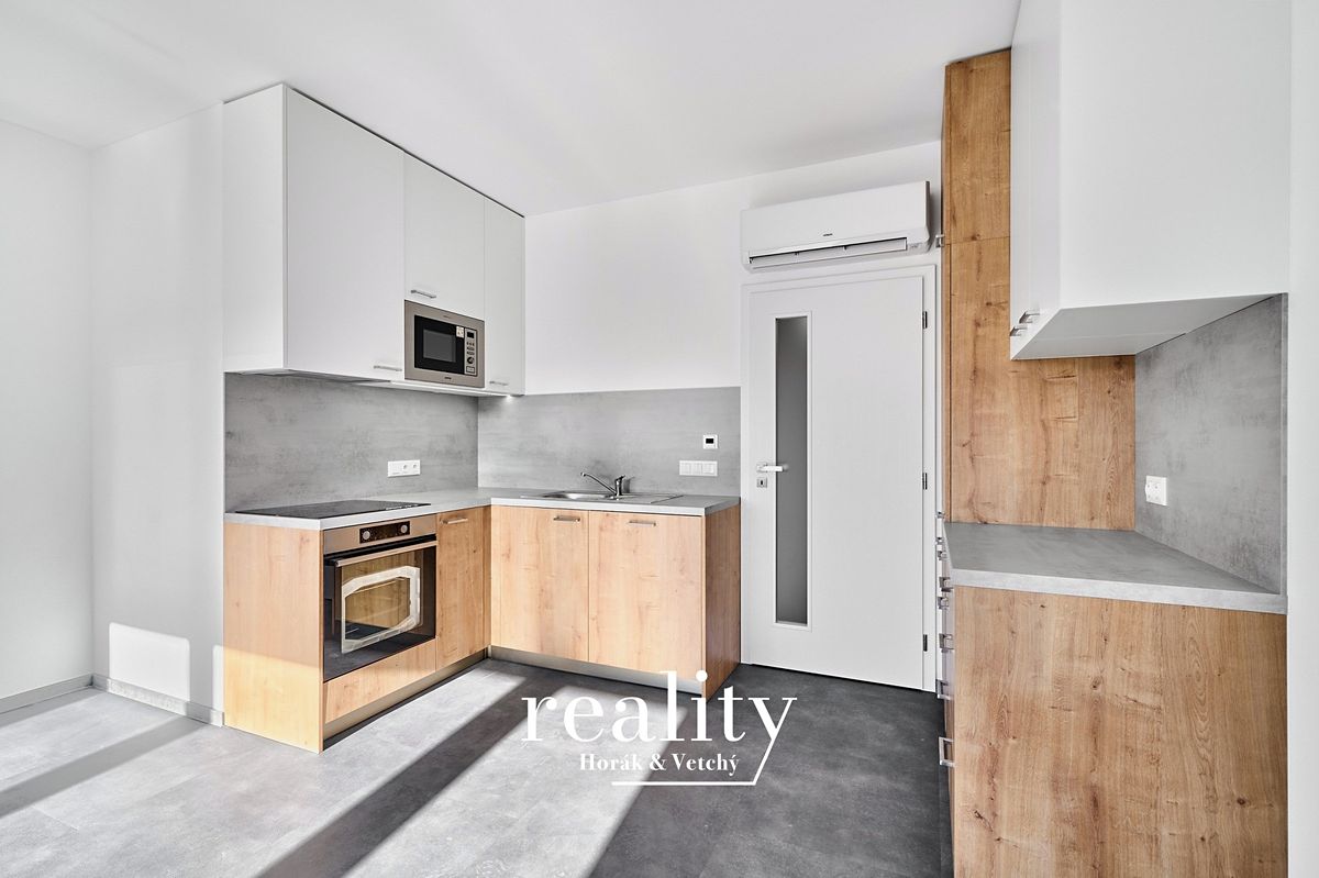 Pronájem bytu 1+kk 36 m²