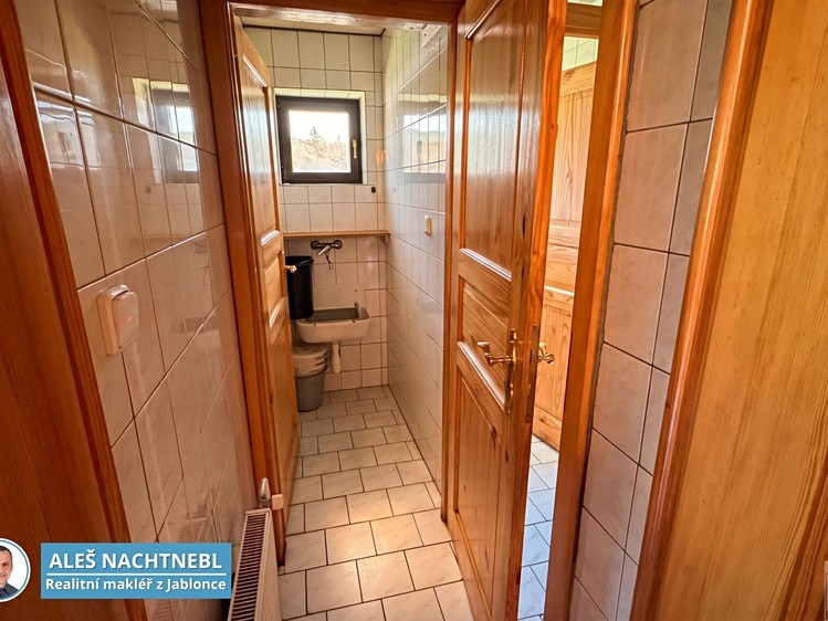 Pronájem komerčního prostoru, 134 m² (15 z 28)