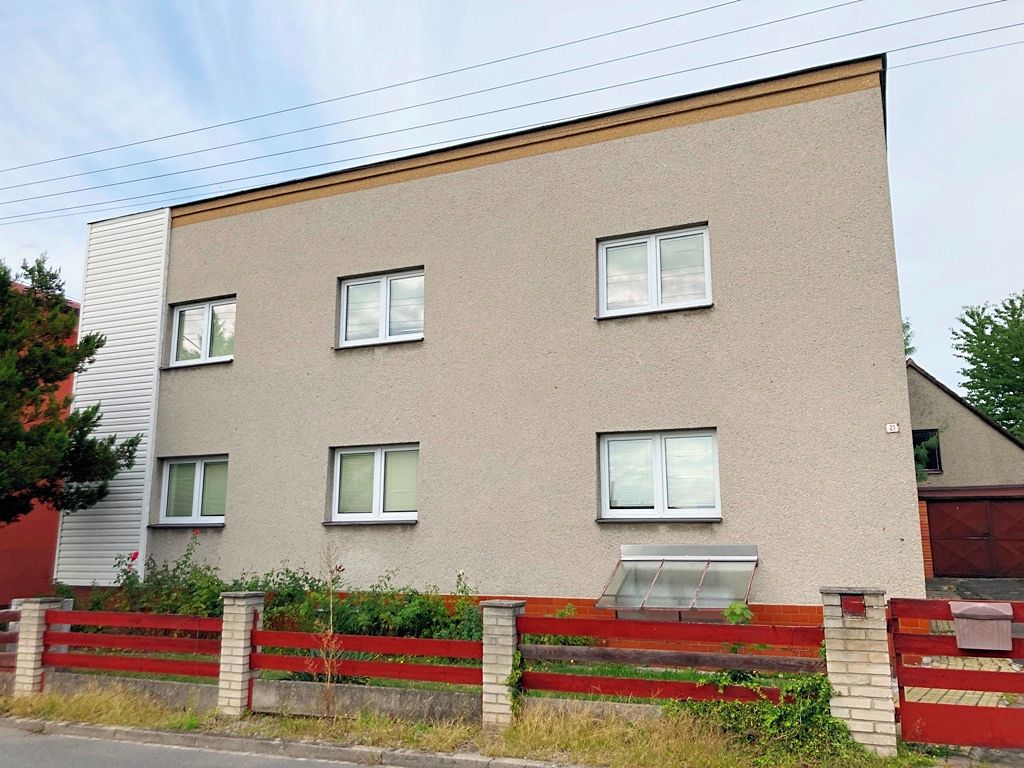 Prodej rodinného domu 255 m², pozemek 1127 m² – fotografie 2
