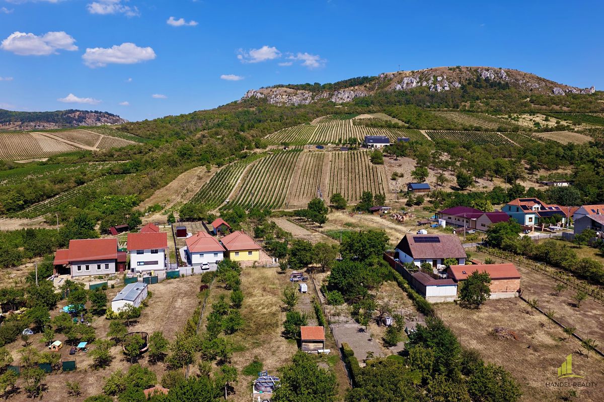 Prodej stavebního pozemku 916 m² – fotografie 2