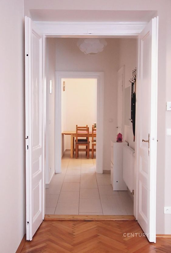 Pronájem bytu 2+1 70 m² – fotografie 3