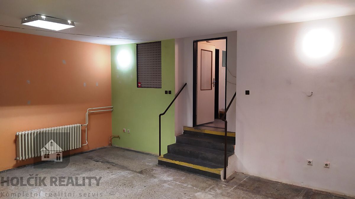 Pronájem obchodního prostoru 144 m² – fotografie 2