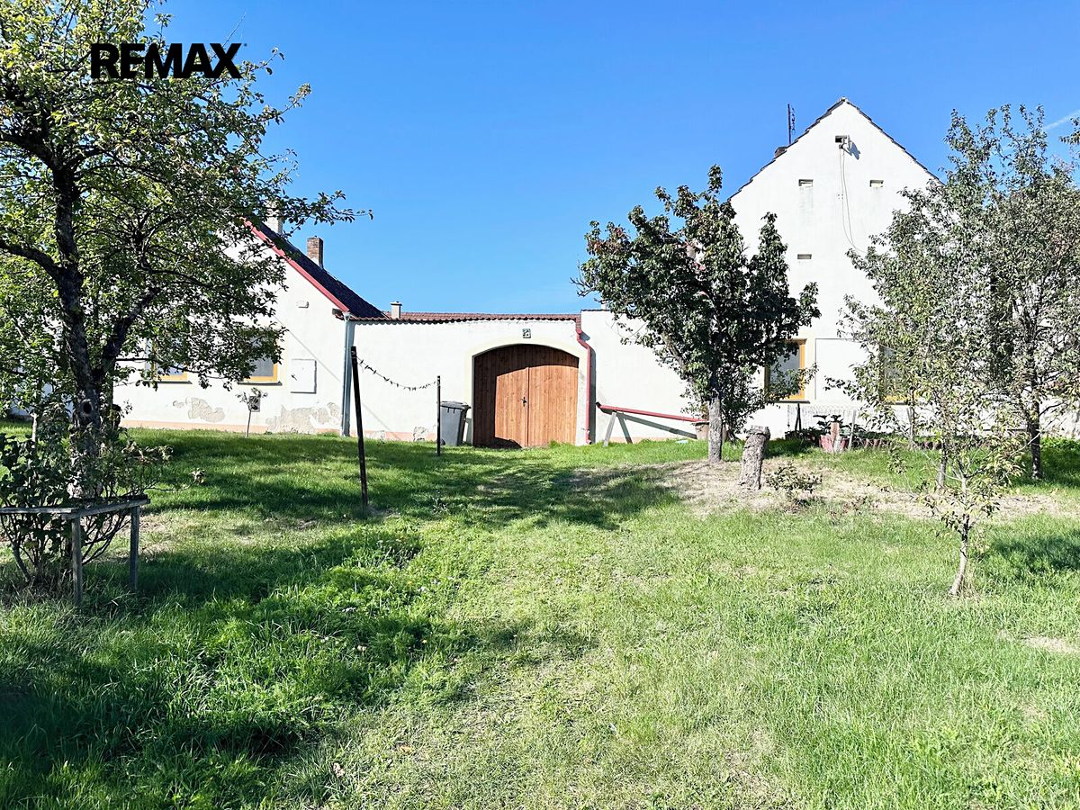 Prodej rodinného domu 200 m², pozemek 4687 m²