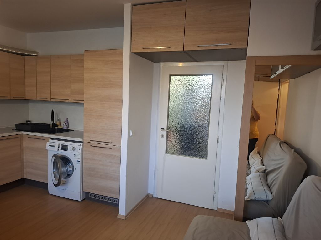 Pronájem bytu 2+kk 48 m² – fotografie 2
