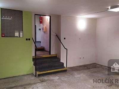 Pronájem obchodního prostoru 144 m²