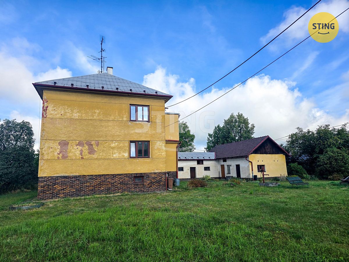 Prodej rodinného domu 224 m², pozemek 2162 m² – fotografie 2