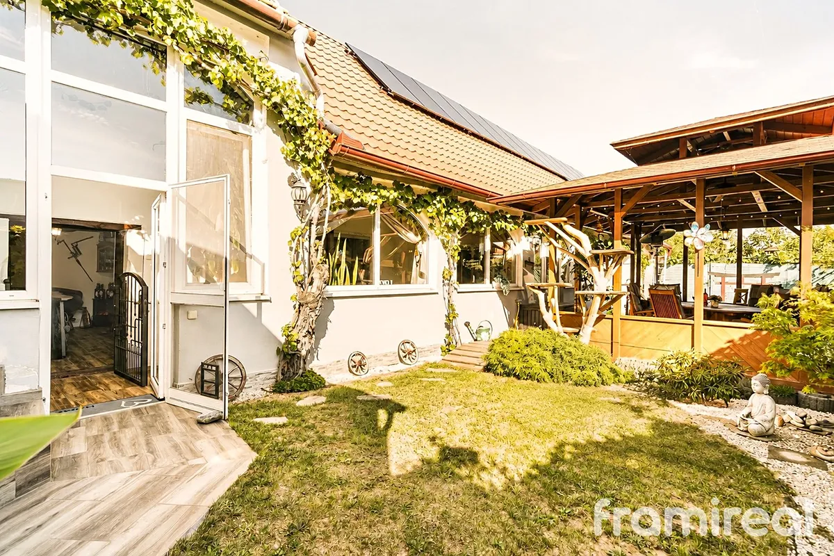 Prodej rodinného domu 250 m², pozemek 516 m²