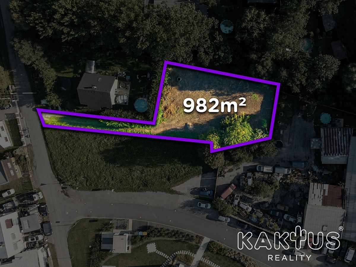 Prodej stavebního pozemku 982 m² – fotografie 2