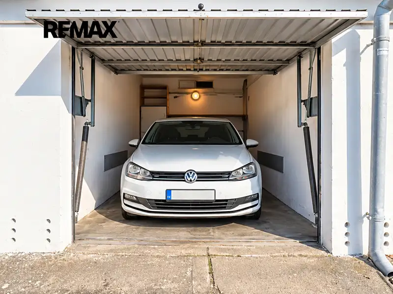 Prodej garáže 16 m², Hradec Králové – náhled fotky 1