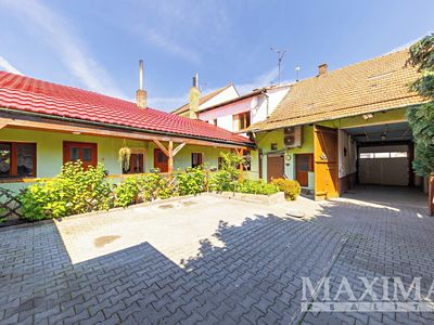 Prodej rodinného domu 277 m², pozemek 913 m²