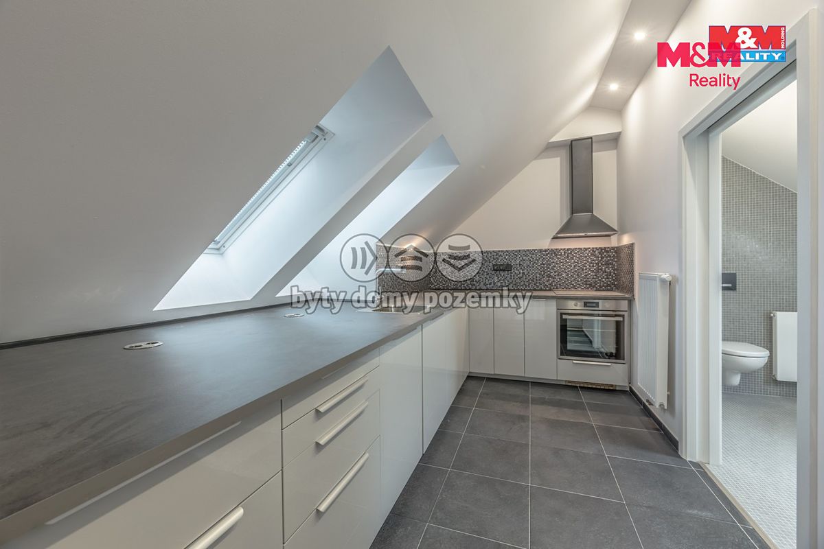 Pronájem bytu atypický 90 m² – fotografie 3