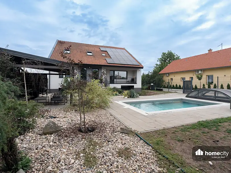 Prodej rodinného domu 267 m², pozemek 661 m², Pardubice – náhled fotky 2
