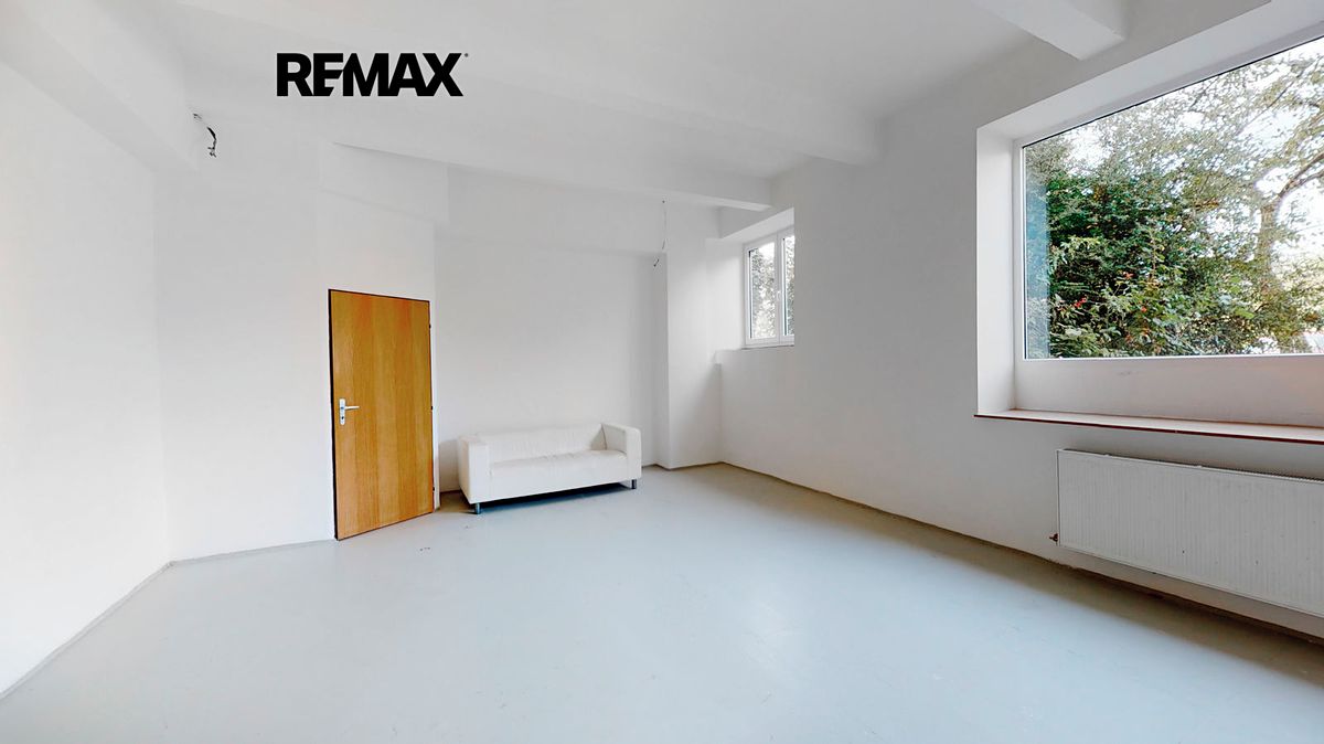Pronájem obchodního prostoru 165 m² – fotografie 2