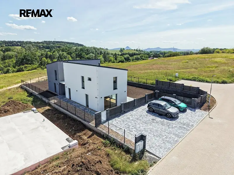Prodej rodinného domu 104 m², pozemek 416 m², Kladruby – náhled fotky 3
