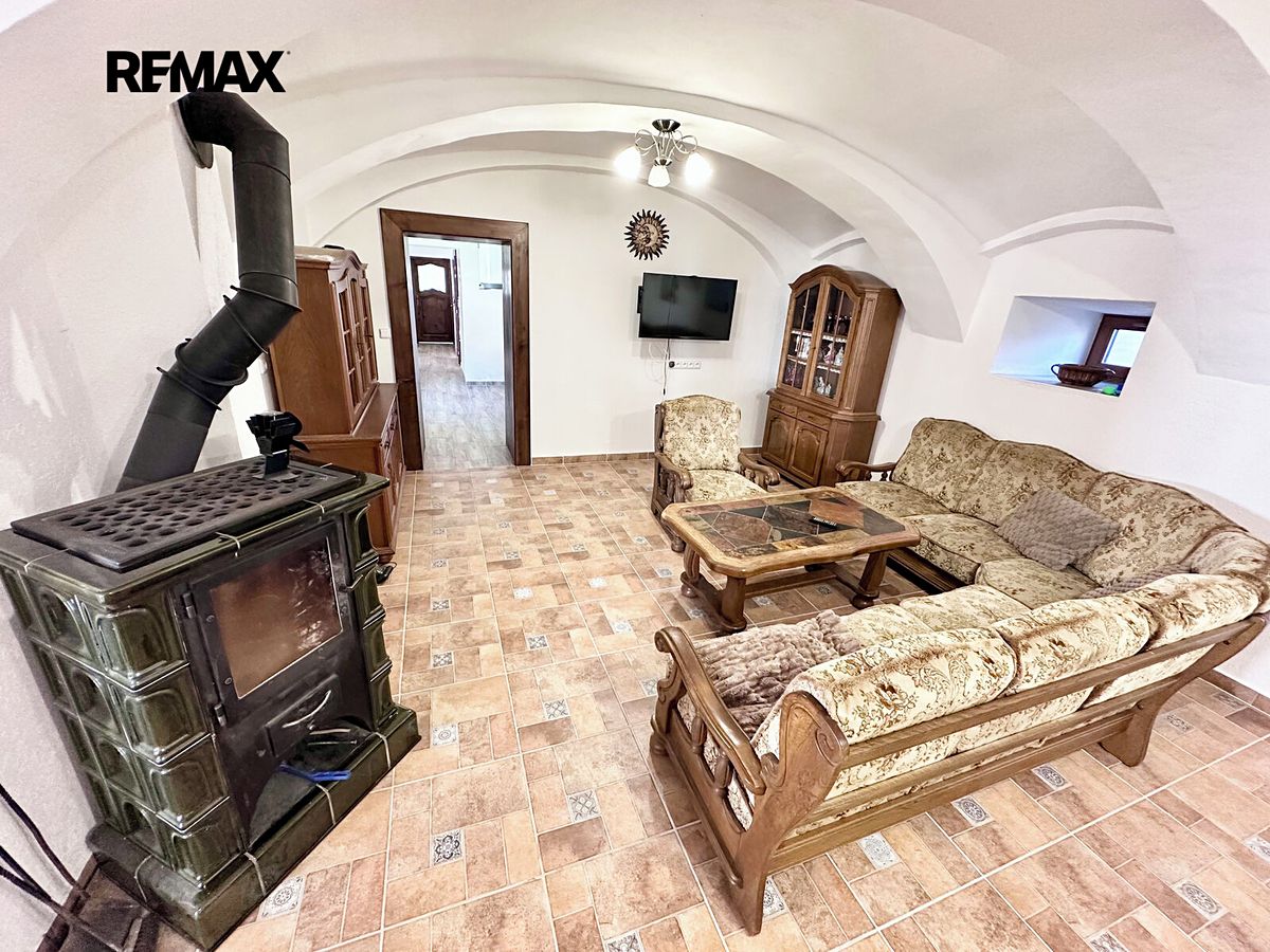 Prodej rodinného domu 200 m², pozemek 4687 m² – fotografie 5